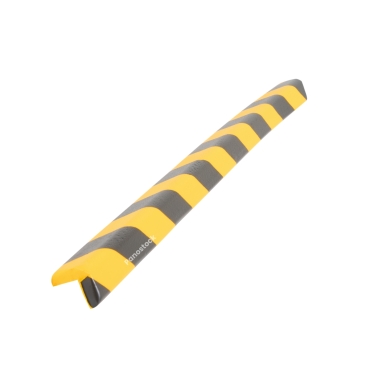 Vue de 3/4 de la protection de coin en mousse jaune et noir