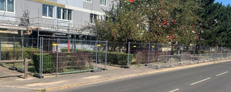 Livraison de barrières de chantier chez un client à Vigneux sur Seine 
